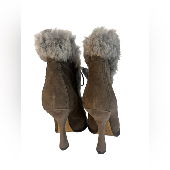 CHRISTIAN DIOR Grey SUEDE ANKLE BOOTS WITH GREY FUR TRIM - Picture 3 of 8
